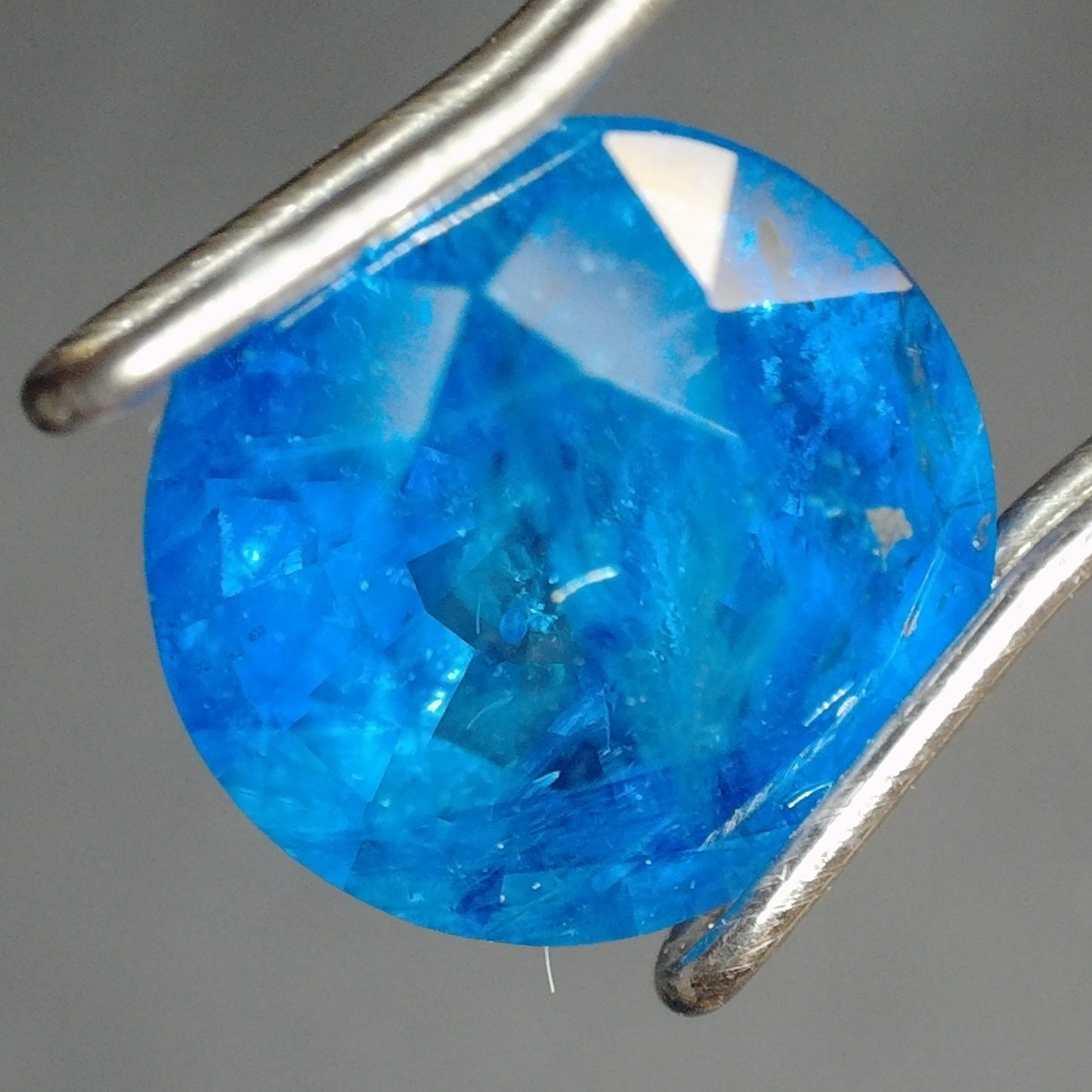 Ceylon Sapphire Facet - Medium