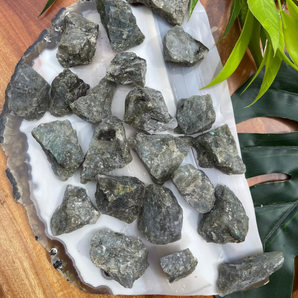 Labradorite Rough