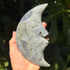 Labradorite Moon Carving | 01