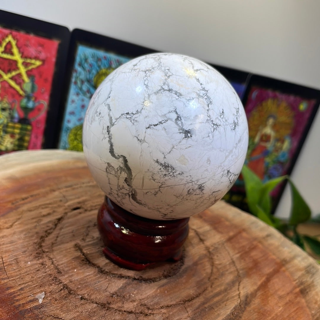 Howlite Sphere 65mm