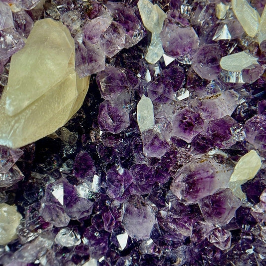Amethyst & Calcite | Phone Background FREE